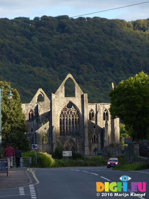 FZ033786 Tintern Abbey